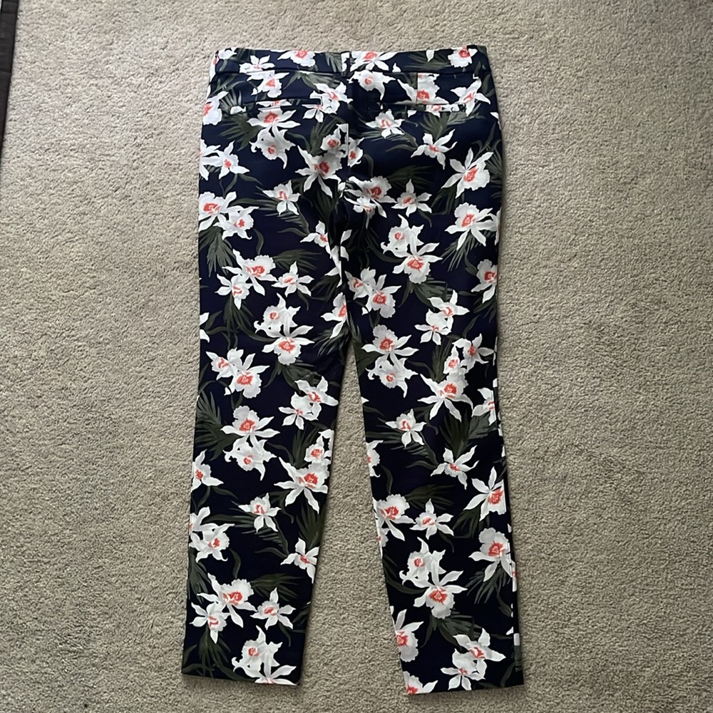 Old Navy floral pixie slim leg white florals pant size 10 - Picture 7 of 8